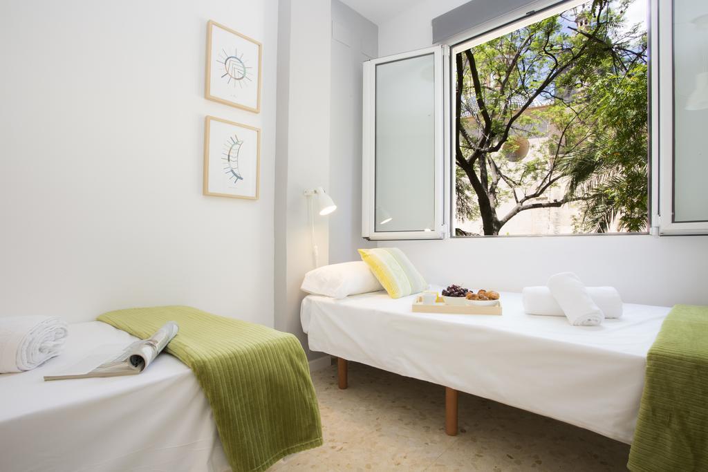 Singularstays Plaza Del Carmen Valence Extérieur photo
